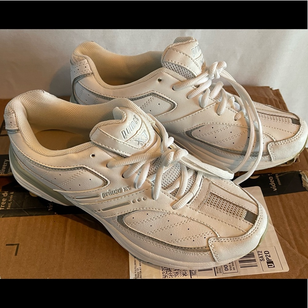 Prince XT 3100 leather non marking court shoe women’s 8 1/2 Brand New